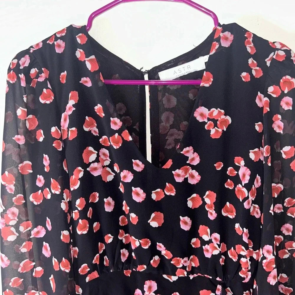 Size small flowered cocktail dress - Picture 2 of 9